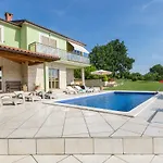 Cekada Apartman *