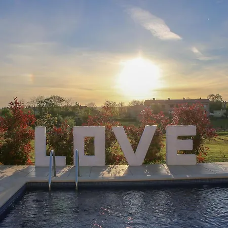 شقة Cekada لابين