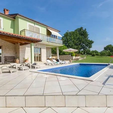 Cekada Apartmán *