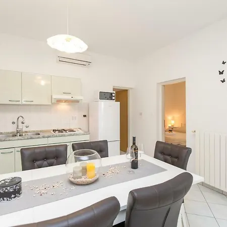 Cekada Apartment *