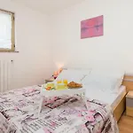 Cekada Apartman *