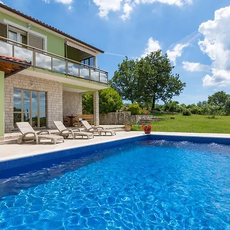 Apartament Cekada *