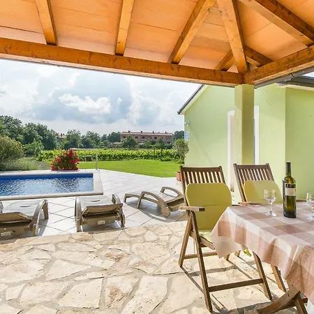Cekada Apartament *
