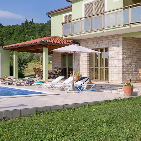 Apartament Cekada *